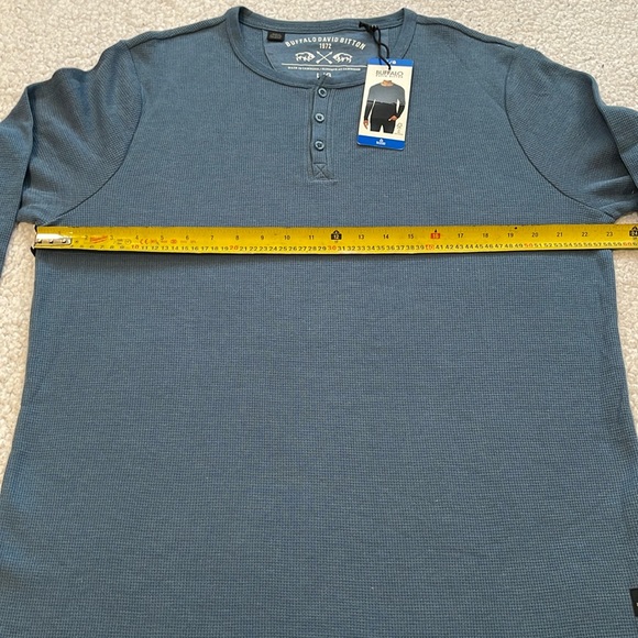 L: Buffalo long sleeve shirt. - Picture 7 of 8